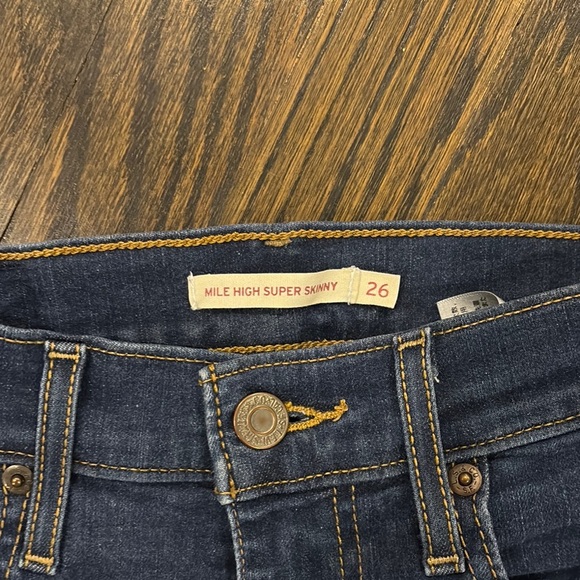 Women's Levi’s Blue Jeans (size 26) - Picture 2 of 6